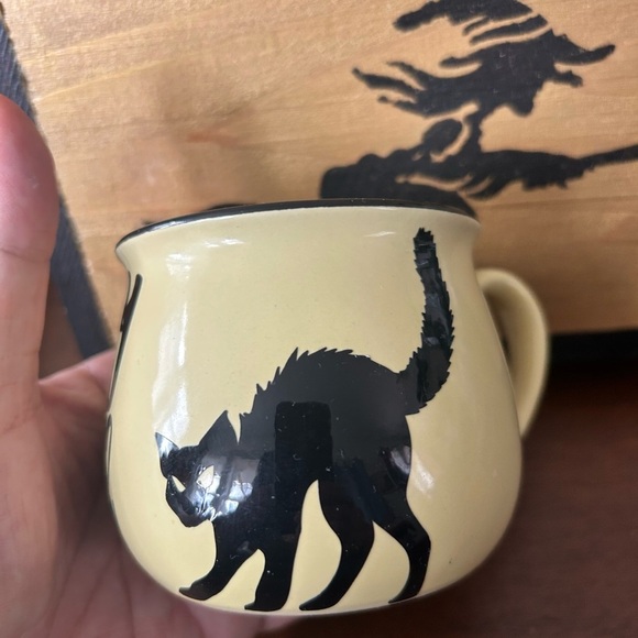 Yellow 'Perfectly Wicked' Mug in the shape of a cauldron for that witchy friend. - Picture 4 of 10